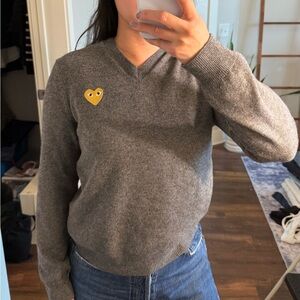Commes des Garçons PLAY Gold Heart V-Neck Sweater sz LARGE (fits like US 4/6)